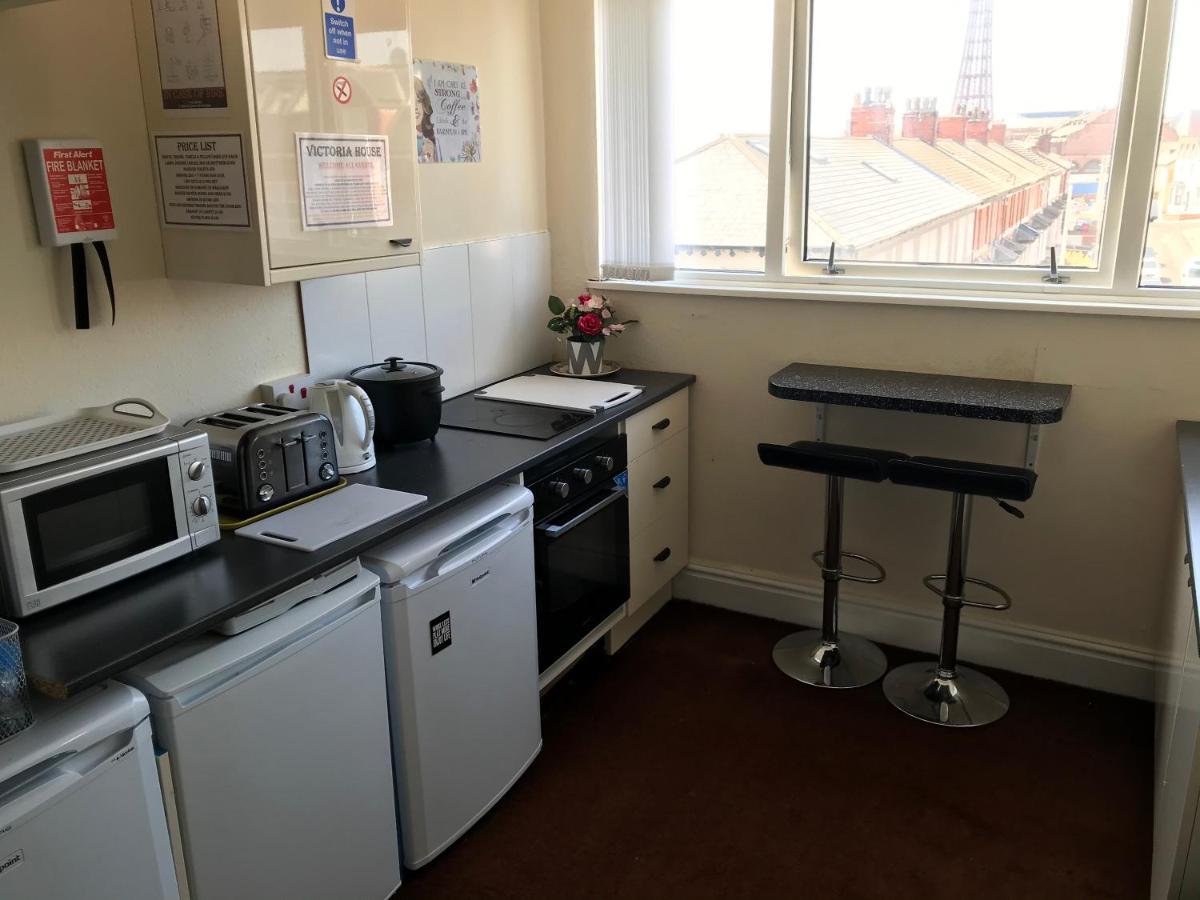 Victoria House - Self Catering Quiet Guesthouse - Adult Singles And Couples Only Blackpool Exterior foto