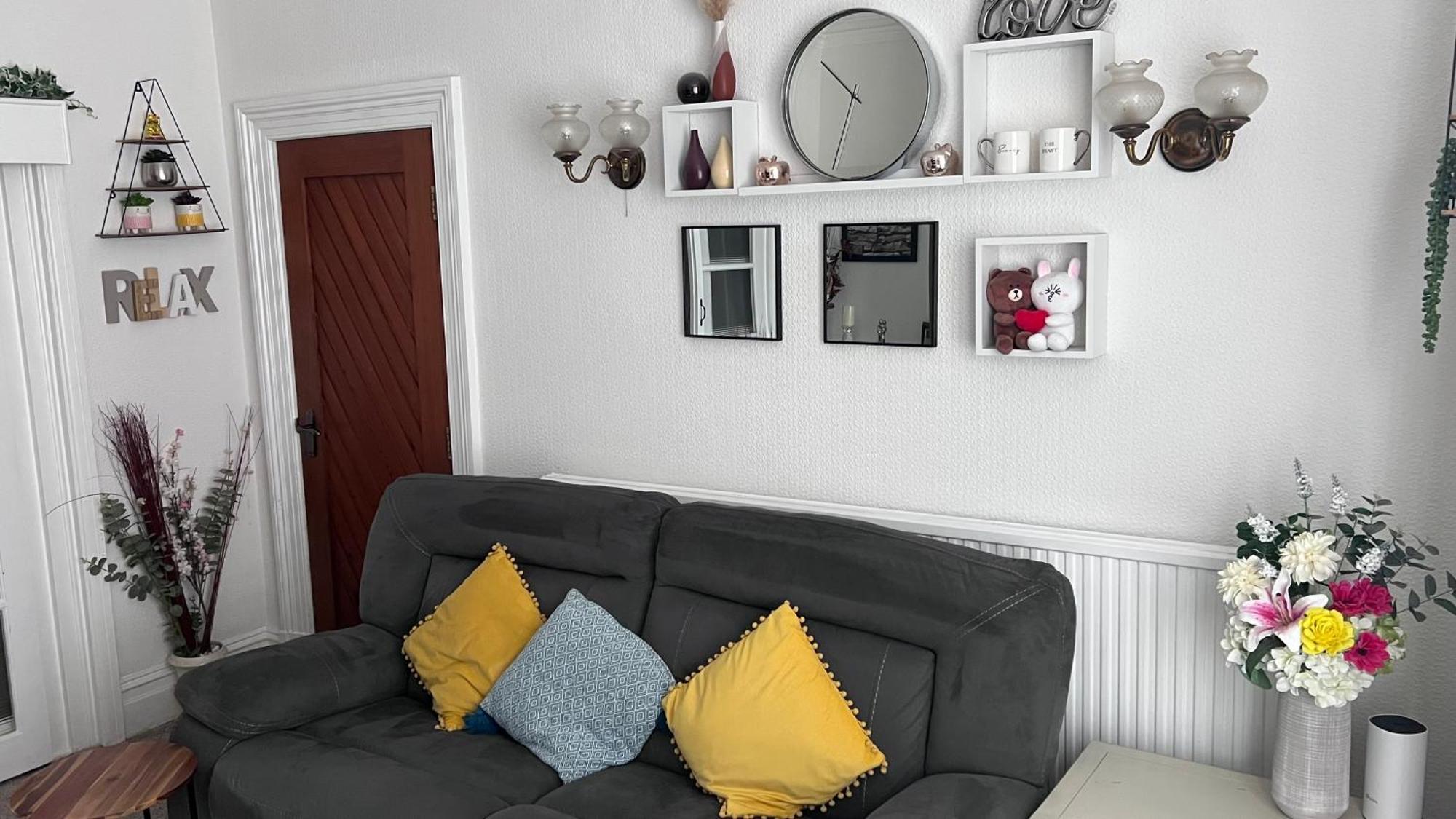 Victoria House - Self Catering Quiet Guesthouse - Adult Singles And Couples Only Blackpool Exterior foto